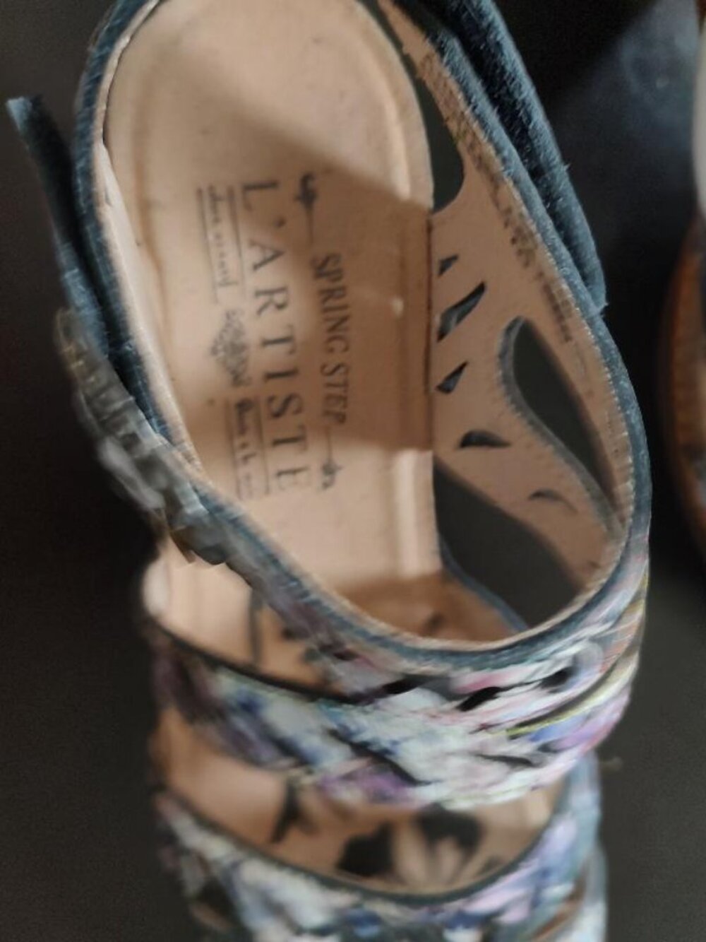 Sandals - Picture 4 of 4